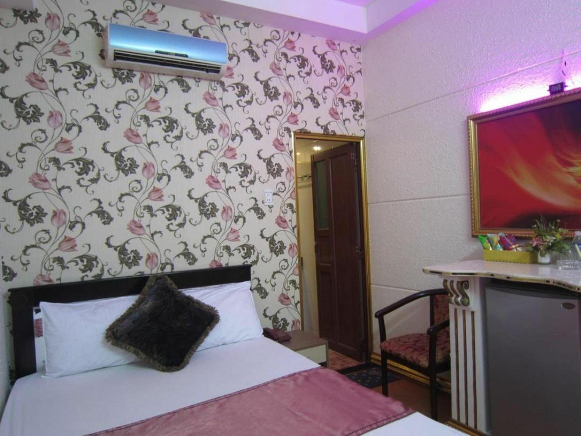 Tan Ha Hotel Ho Chi Minh-stad Buitenkant foto